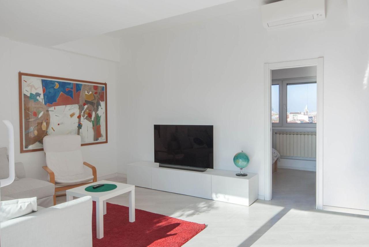 Exclusive Rooftop Apartment With Large Terrace In Solari/Tortona Mediolan Zewnętrze zdjęcie