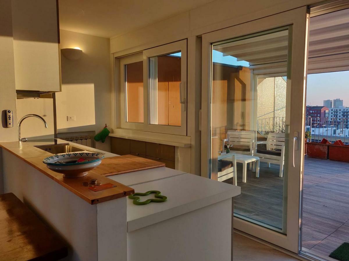 Exclusive Rooftop Apartment With Large Terrace In Solari/Tortona Mediolan Zewnętrze zdjęcie
